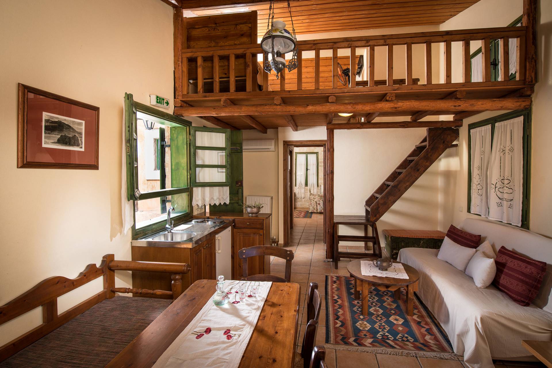 enagron-studio-with-attic-02.jpg
