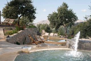 enagron-outdoor-hydromassage-baths-01.jpg
