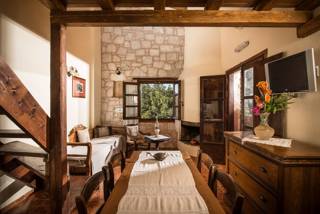 enagron-studio-with-attic-01.jpg

