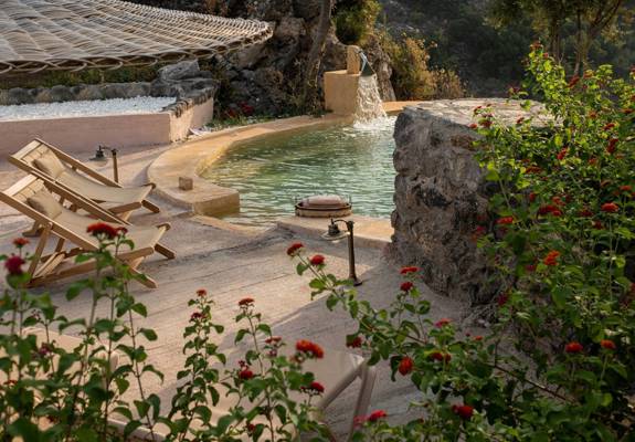 enagron-outdoor-hydromassage-baths-04.jpg
