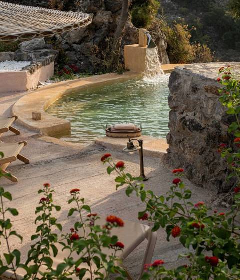 enagron-outdoor-hydromassage-baths-04.jpg
