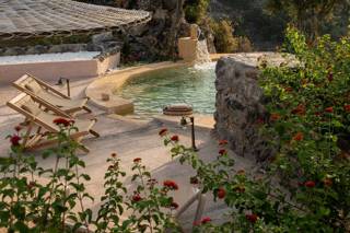 enagron-outdoor-hydromassage-baths-04.jpg
