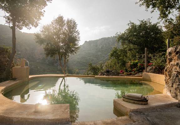 enagron-outdoor-hydromassage-baths-03.jpg
