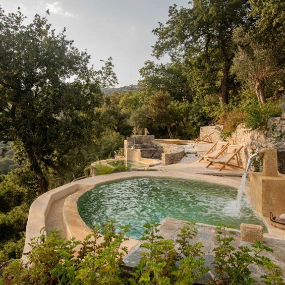 enagron-outdoor-hydromassage-baths-02.jpg
